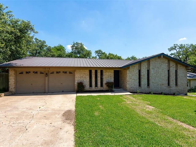 1010 Rebbeca Dr