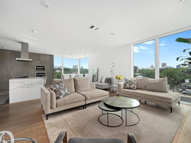 1010 W 10th ST Unit #302