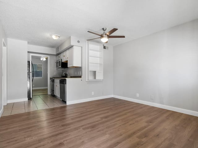 1010 W 23rd ST Unit #4