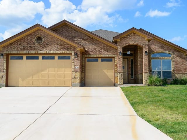 1010 Winchester DR