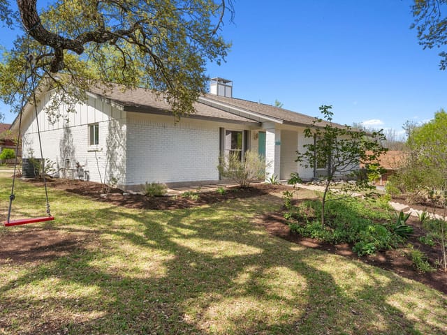 10100 Pond View CIR