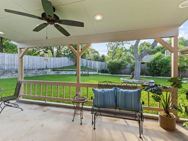 10102 Pond View CIR