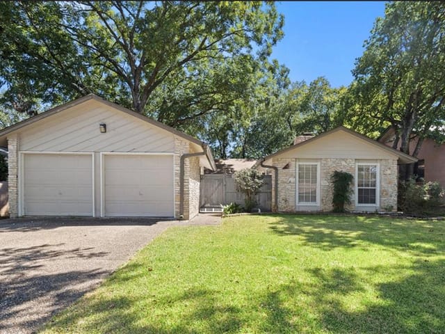 10103 Woodland Village Dr