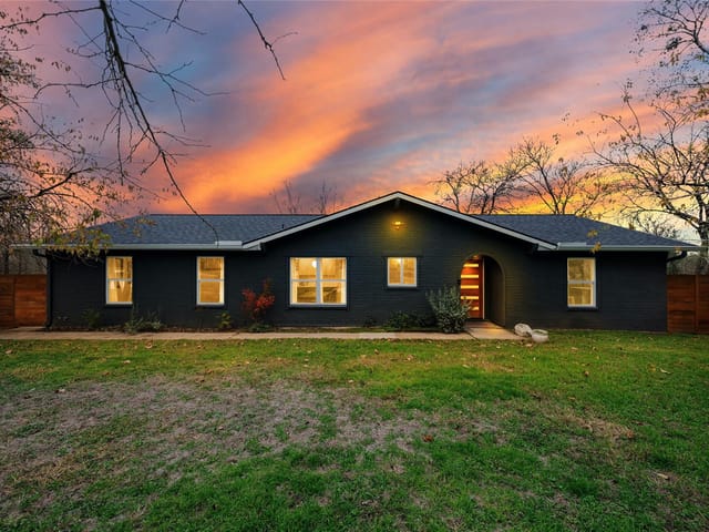 10105 Rocking Horse Rd