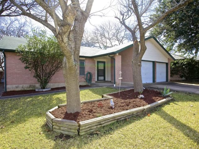 10105 Woodland Village Dr