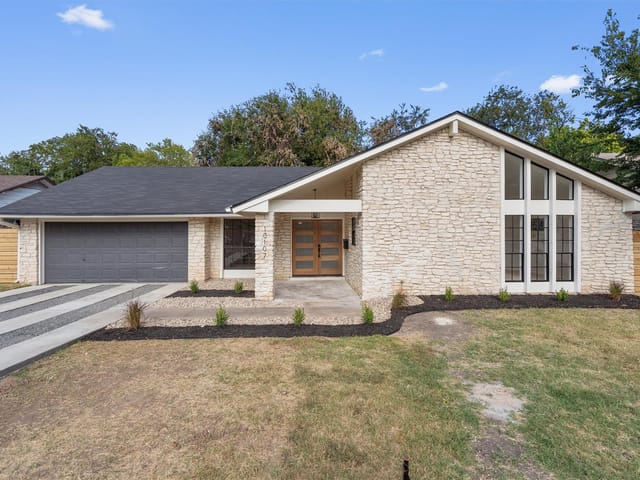 10107 Oak Hollow Dr