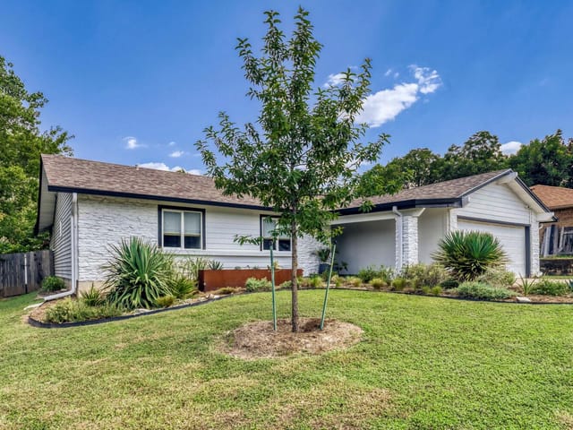 10109 Woodstock DR