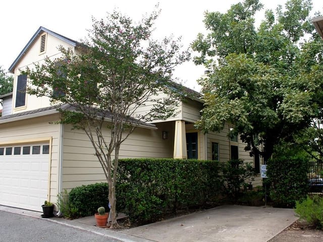 1011 Brodie St Unit #23