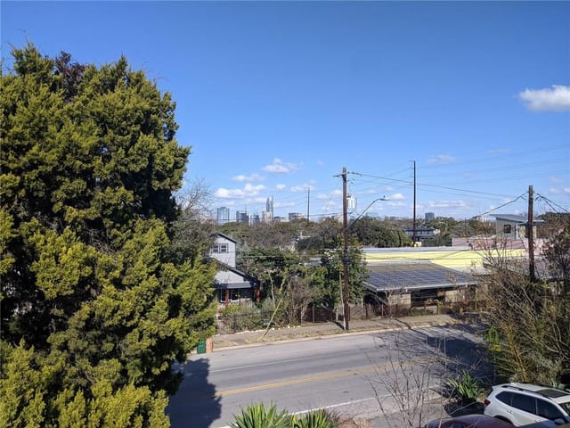 1011 W Mary St