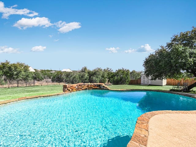 10111 Baxter Ln
