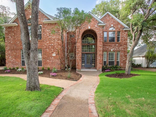 10115 Pinehurst Dr