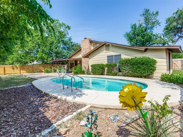 10116 Willfield Dr