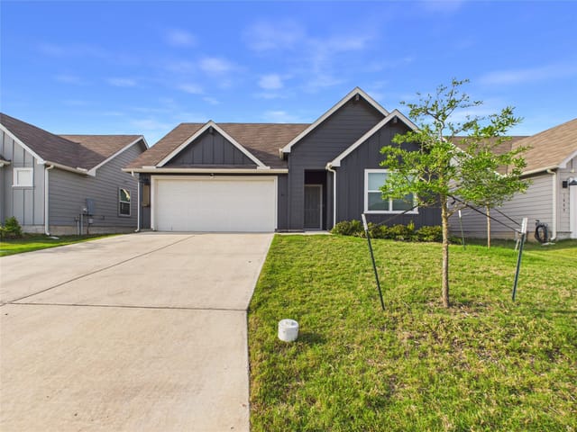1012 BETSY DR