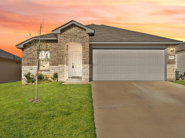 1012 Chambray Dr