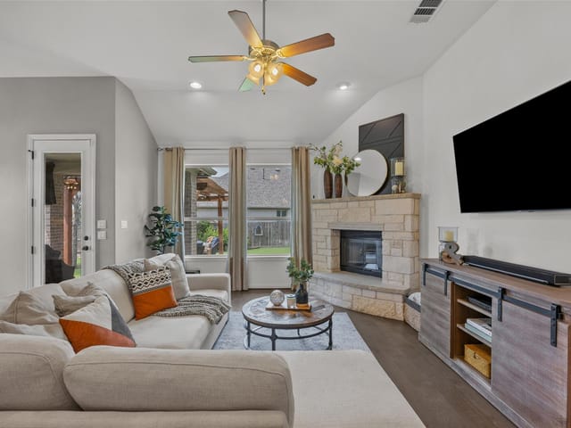 1012 Discovery Well DR