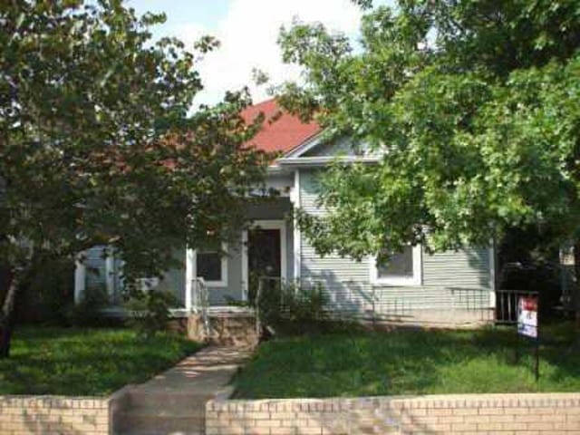 1012 E 38th 1 2 ST