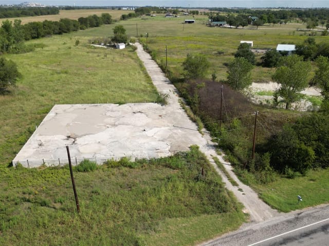 1012 E Fm 93 Rd