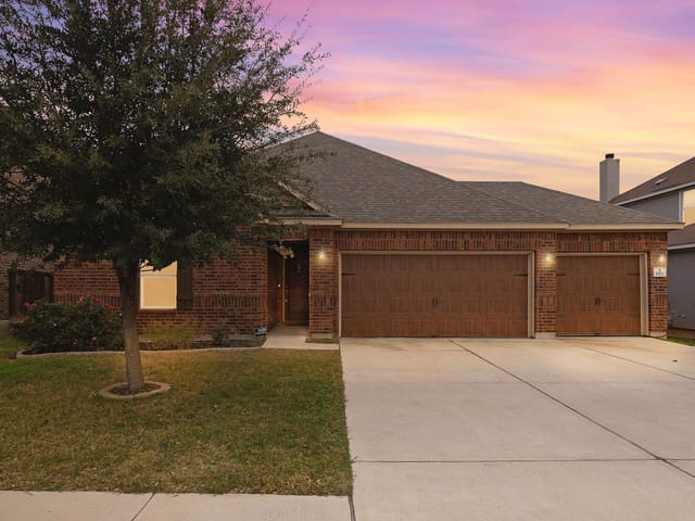 1012 Plano Ln