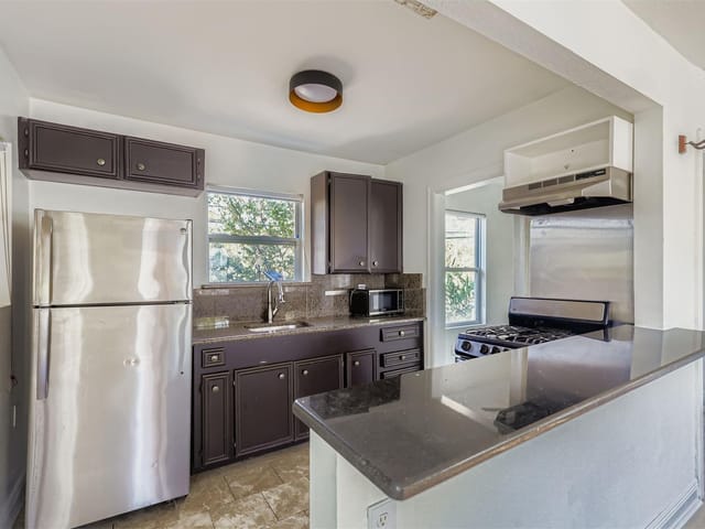 1013 E 3rd ST Unit #B