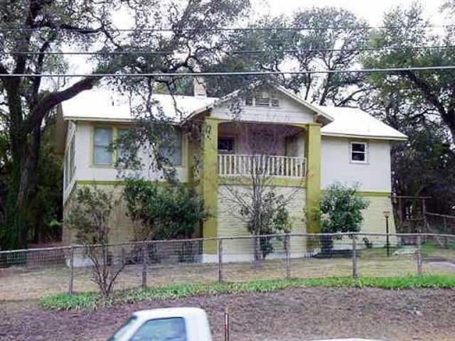 1013 E RIVERSIDE DR