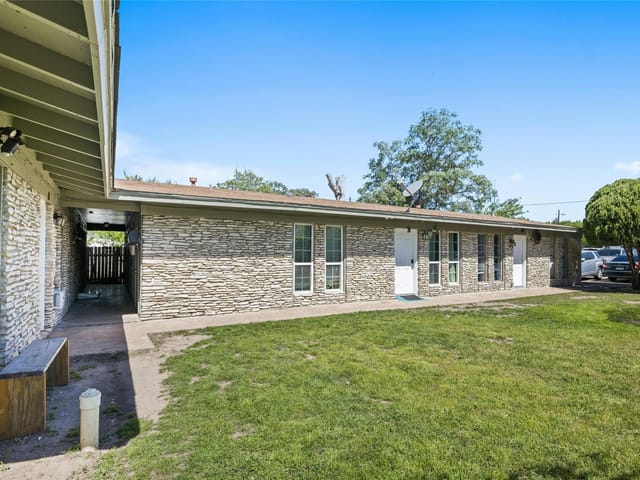 1013 N Meadows Dr