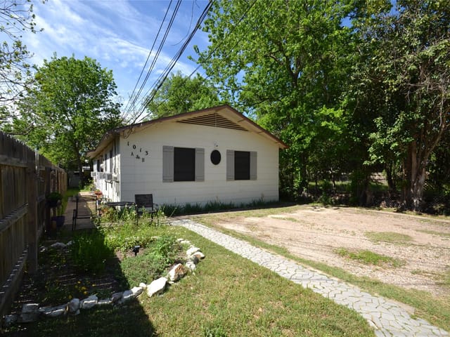 1013 Romeria Dr