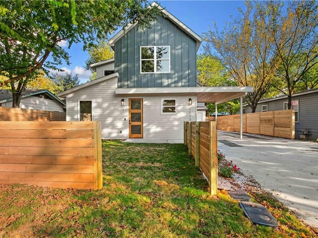 1013 VALDEZ St Unit #1