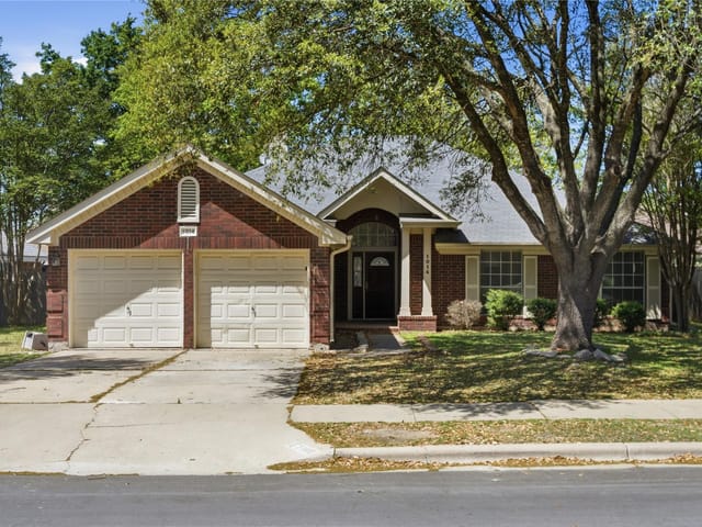1014 Pine Creek Dr