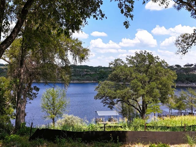 1015-1017 Lake Shore Lot 72&73 Dr