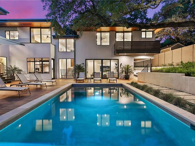 1015 Bonham Ter