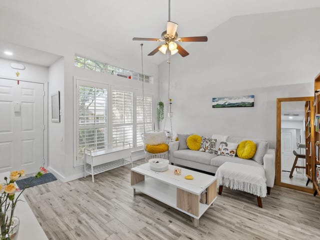 1015 E Yager LN Unit #115