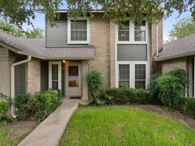 1015 E Yager Ln Unit #129