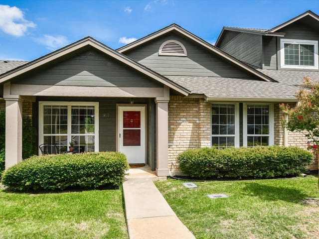 1015 E Yager Ln Unit #201