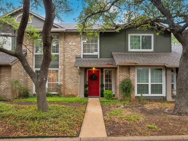 1015 E Yager Ln Unit #27
