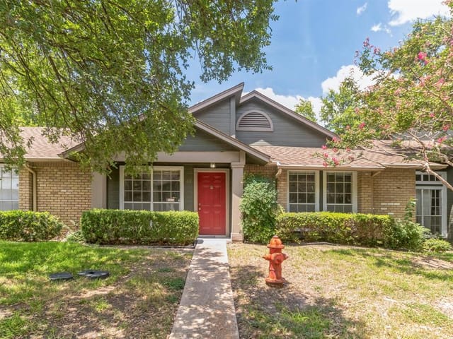 1015 E Yager Ln Unit #52