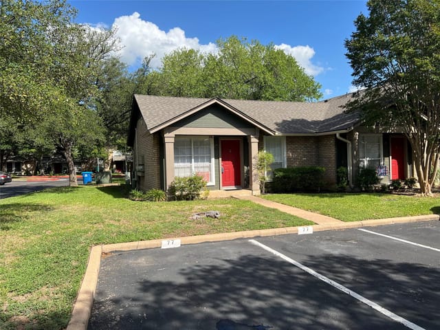 1015 E Yager Ln Unit #77