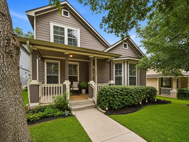 1015 Peyton PL