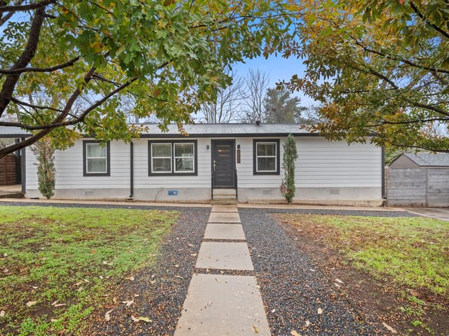 1018 Walter St