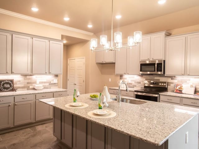 1018 Winchester Dr