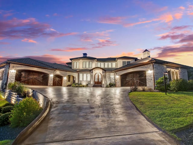 102 Canyon Turn Trl