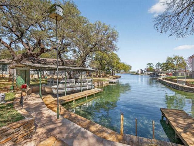 102 Cove LN