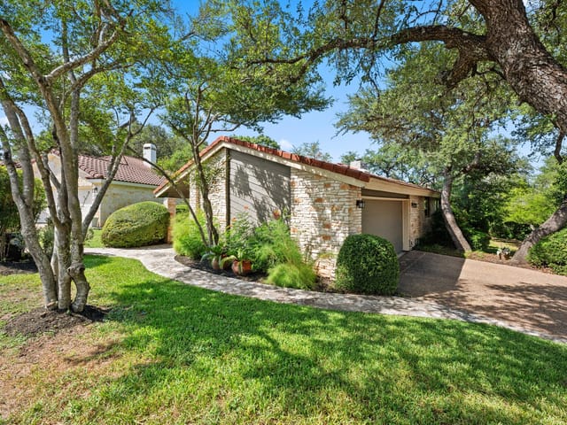 102 Crescent BLF