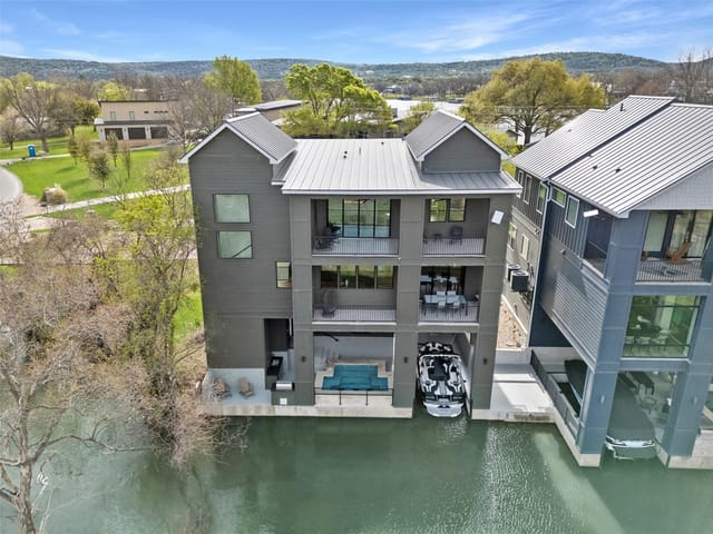 102 Cypress Shore Lane Ln
