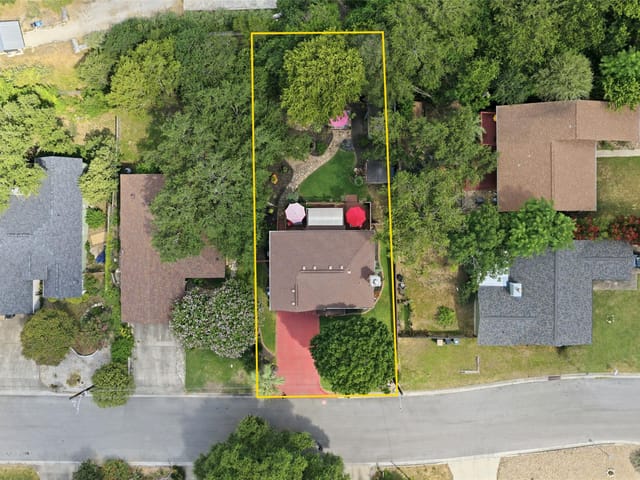 102 Elm Hill CT