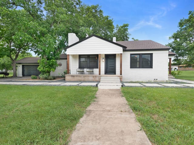 102 Elmo ST
