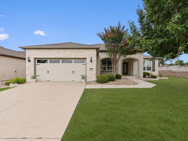 102 Emory Peak TRL