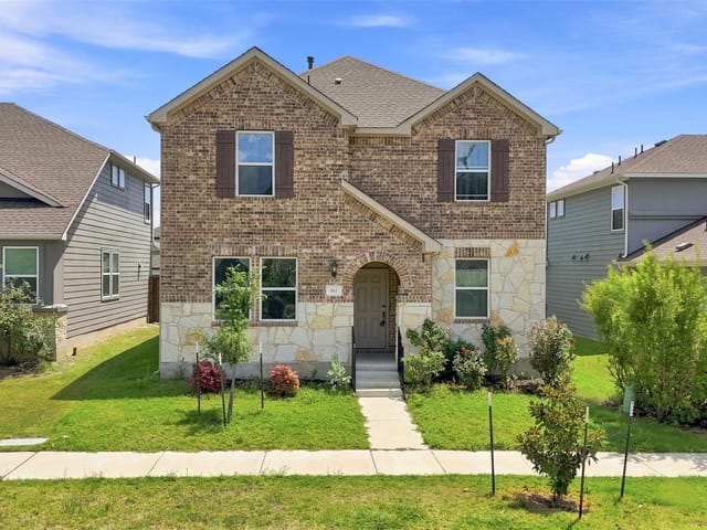102 Gracie WAY
