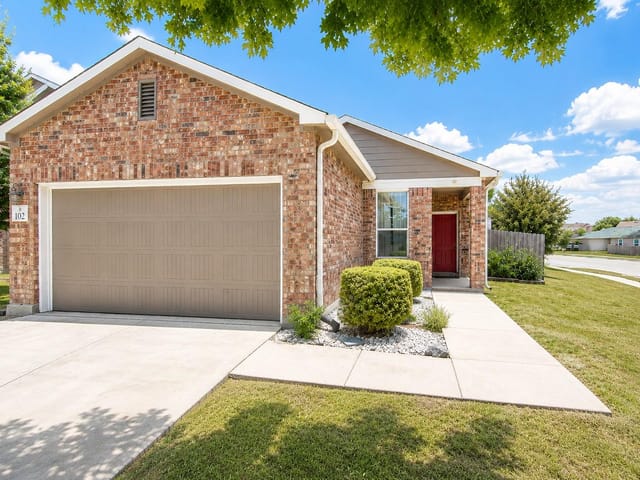 102 Landing LN