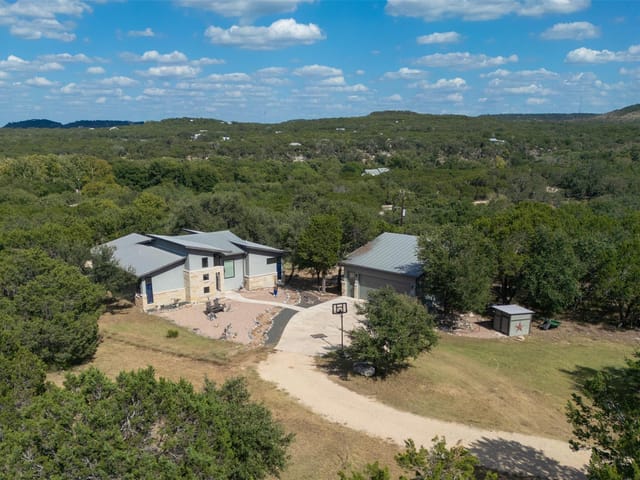 102 Leach LN