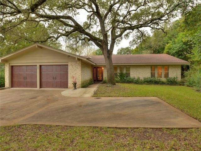 102 Mcconnell DR